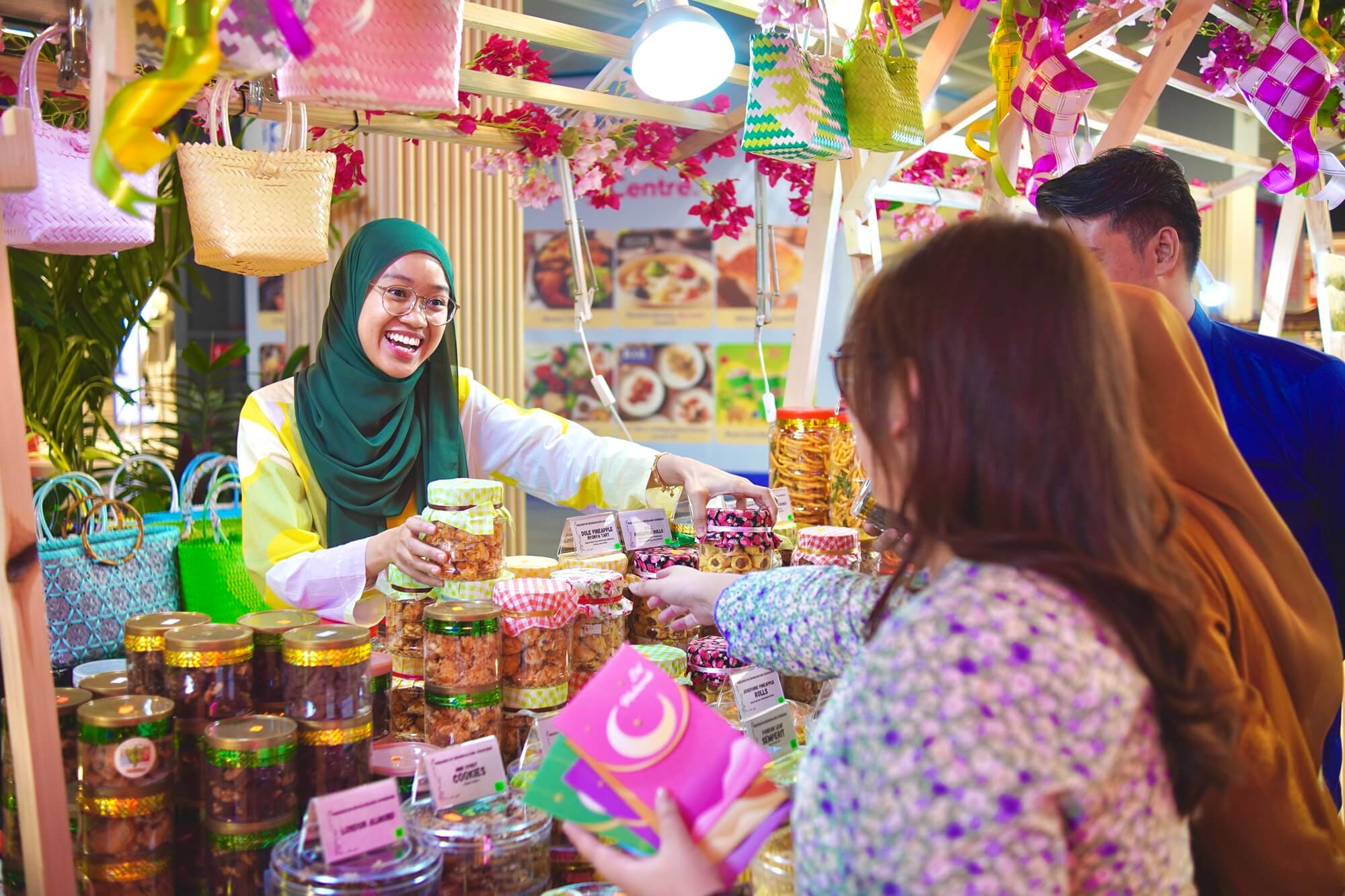 Get Raya-Ready at the Raya Marketplace